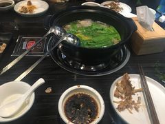 -东椰·海南椰子鸡火锅(朝阳门店)