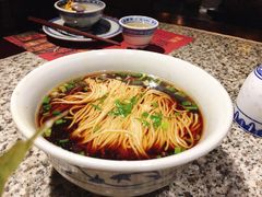 老牌阳春面-南京大牌档(香港广场店)