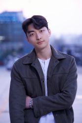 -一家只做男发烫染的店