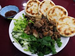 扒猪脸火勺-北京龙庆四季香农家饭庄·灶台鱼·碳烤虹鳟鱼(龙庆峡店)