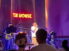 -TZ House音乐现场(来福士中心店)