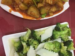 -穆豪麦蒸碗羊羔肉