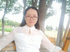 -田园东方蜜桃村的田野营地