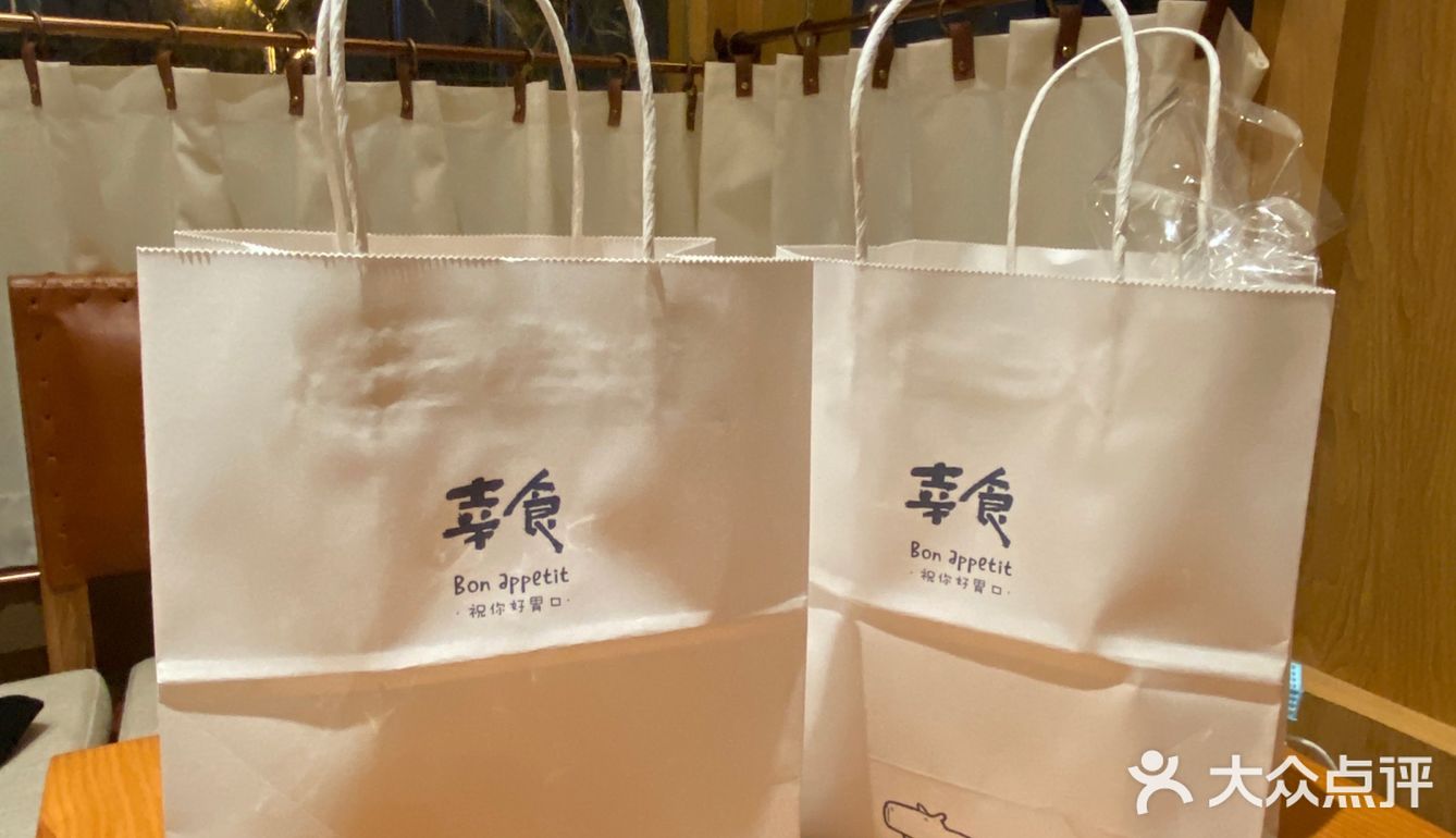 打卡郑州网红面包店