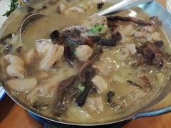 小鸡炖蘑菇-鹤乡东北菜(崮山路店)