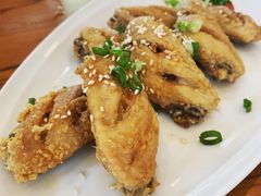 -Chom Cafe and Restaurant