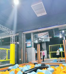 -蹦贝运动中心·蹦床·攀岩·闯关(龙岗店)