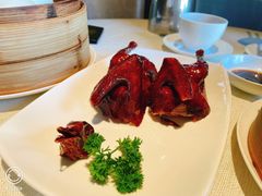 脆皮烤乳鸽-御宝轩(益丰·外滩源店)