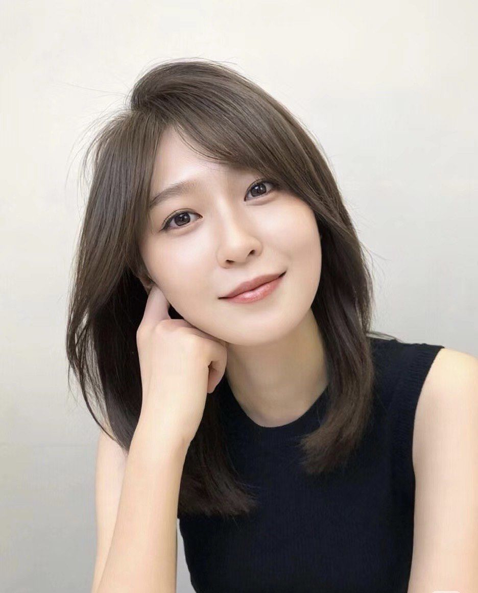 笑容甜美   发型可爱[色]