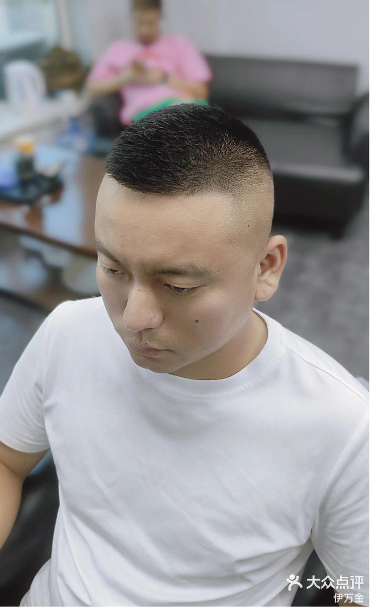 男士发型,是魅力的关键密码.清爽的寸头