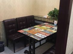 -扒虾小妹儿麻辣海鲜(宏图街店)