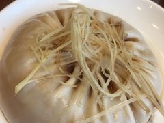 陈士荣蟹黄汤包-鸿运酒楼