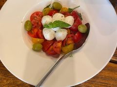 番茄水牛奶酪色拉-La Tavernetta(Bar à Vin)(乌鲁木齐路店)