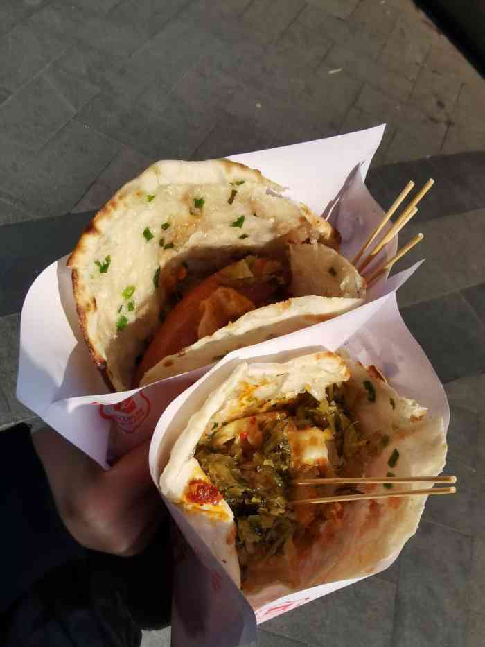 卢记烧饼(福雷德广场店)-"第一次吃香酥鸡烧饼竟然是因为它名声在外,.