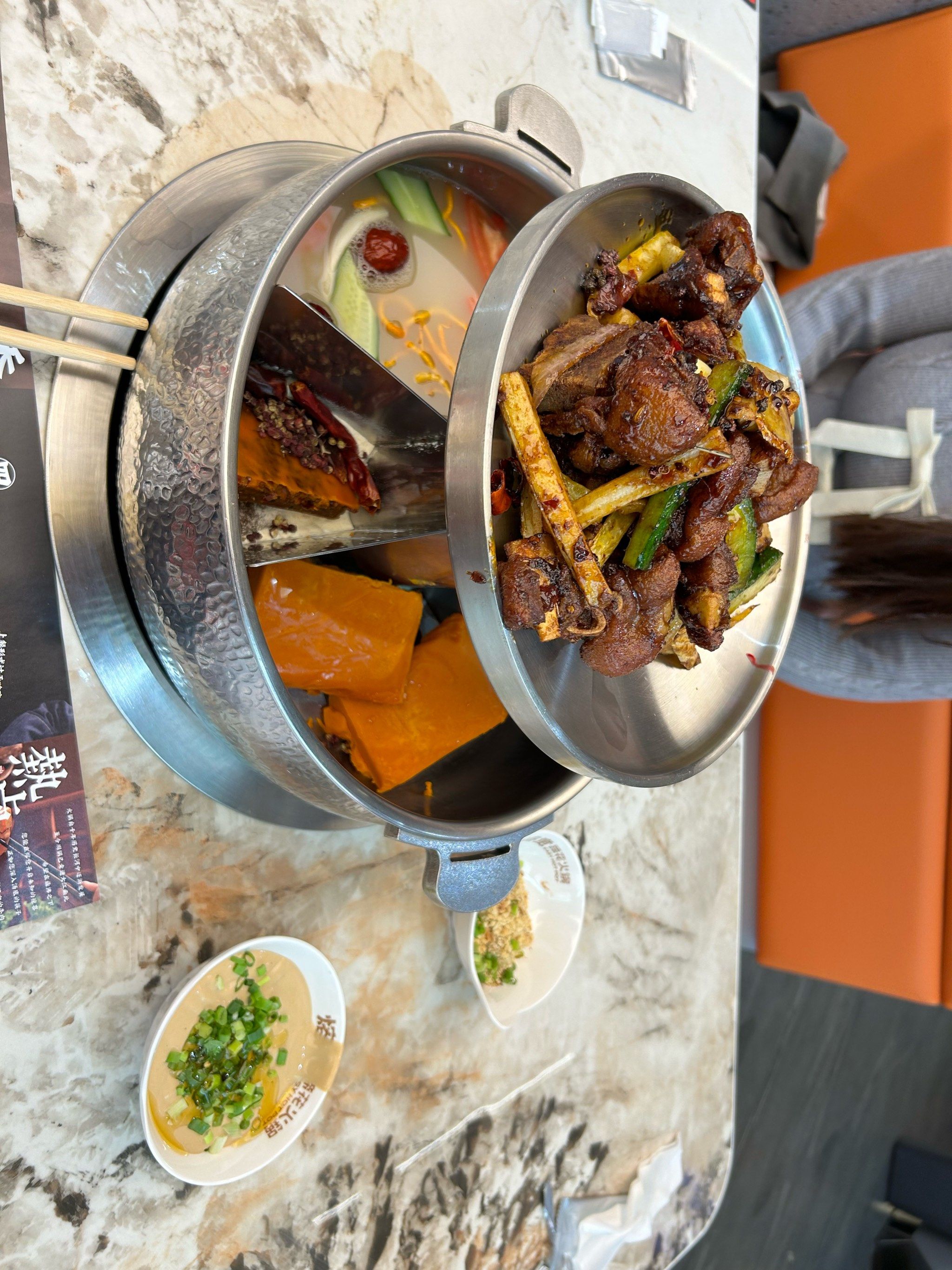 熔意蹄花火锅好吃 上菜速度快 服务好 很满意