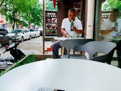 靠窗位-线格之间COFFEE