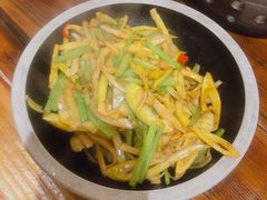 -霄汉牛三鲜湖北砂锅菜(万松园2店)