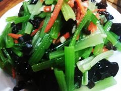 -冯记白土岗辣子鸡