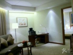 -汕尾巴黎半岛酒店