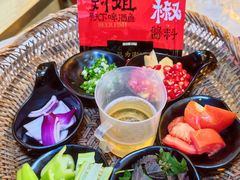 -刘姐啤酒鱼民族演艺餐厅(西街总店)