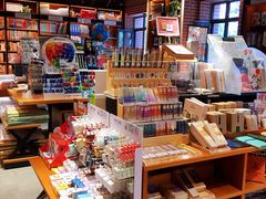 -新华书店(永安路店)