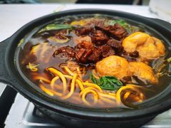 红烧牛肉土豆粉砂锅-鼎香砂锅店