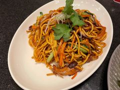 亚洲风味炒面配鸡肉-WOLFGANG PUCK KITCHEN & BAR(迪士尼小镇店)