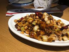 宫爆鸡丁-陈阿婆鱼头泡饼·京味菜(复兴路店)