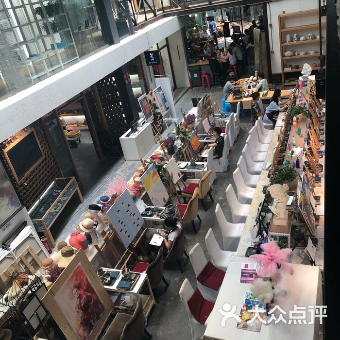 聚绘画diy绘画油画体验馆