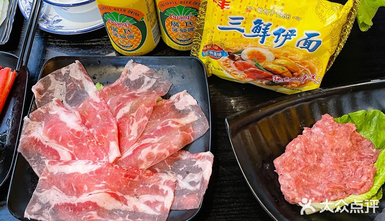 牛腩煲真系好有风味[调皮]