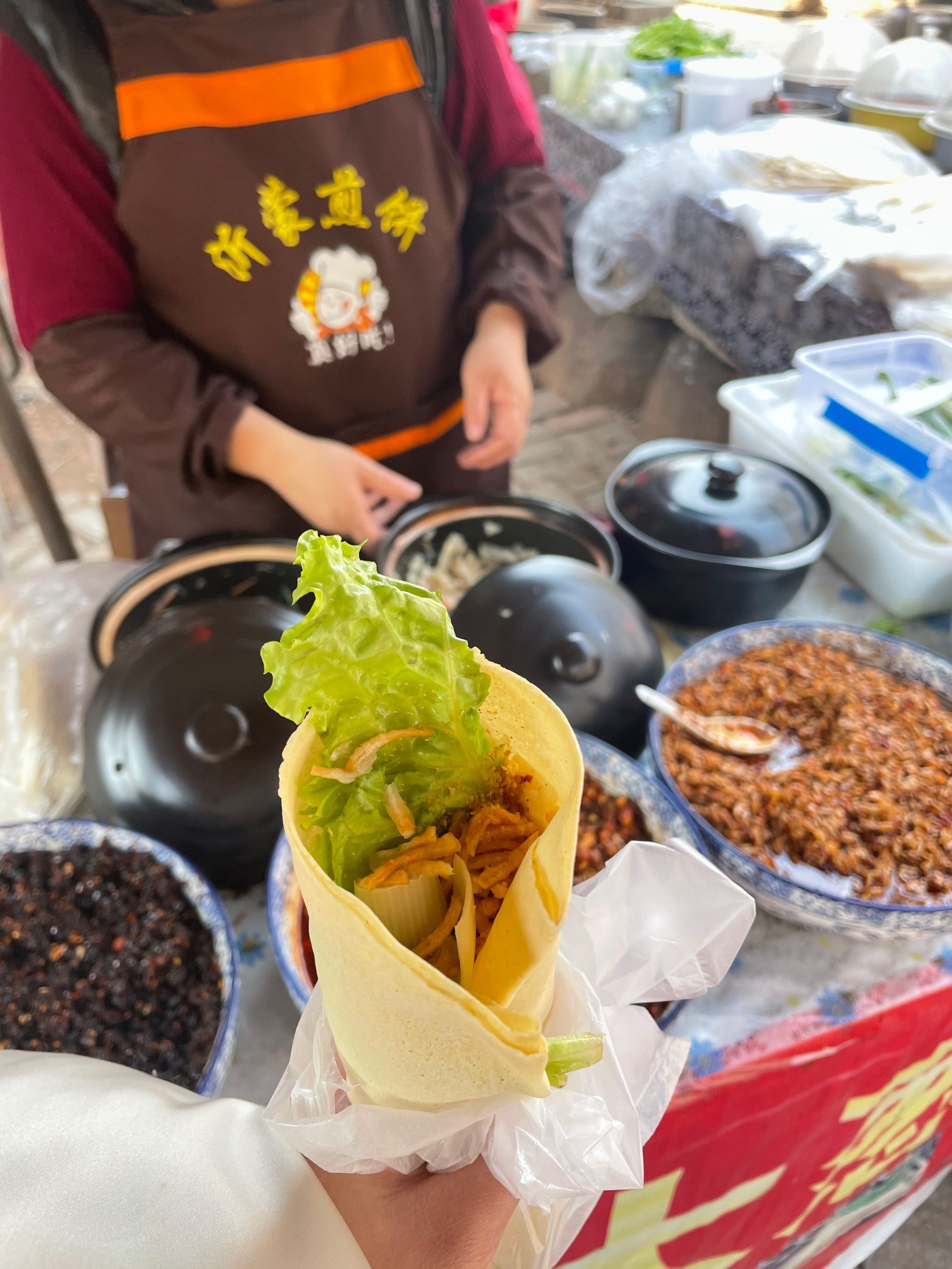 临沂的煎饼卷大葱