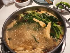 -七欣天香辣蟹火锅(闵行浦江欢乐颂店)