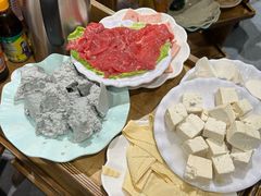 -肖肖酸萝卜鱼火锅(总店)