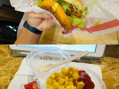 -麦当劳(假日广场店)