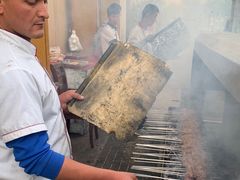 -烤肉小伙烤肉店