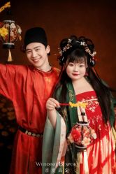 -喜爱高定婚纱摄影