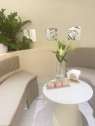 -芮娜皮肤管理·SPA中心