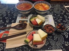 赠送水果+汤-蜗牛小馆醉乡民谣云南菜(惠新西里店)