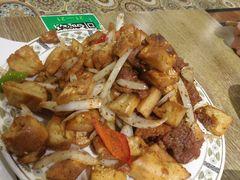 馕丁炒肉-巴依兄弟西域美食(机场店)