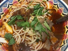 -鑫花溪牛肉米粉(人民广场店)