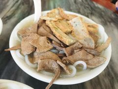 鱼饼拼猪润濑粉-铭珠粥粉(雅居乐花园分店)