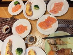 -华邑酒店·鲜艳全日自助餐厅