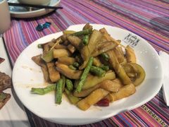 -香巴拉云南餐厅(华莱坞店)