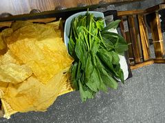 -乡土黄·鲜牛肉火锅·小龙虾(兴业街店)
