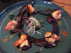 煎虾配紫薯泥薯片及姜味柠檬汁-AZUL by FUEL蓝色·法式酒馆(琶醍店)