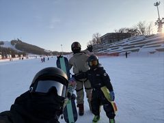 -庙香山滑雪场