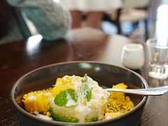 -Chom Cafe and Restaurant