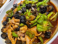 最收悉辣椒炒肉-张氏鱼庄