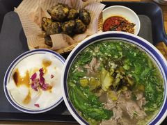 -云阿蛮云南生烫牛肉米线(奉贤路店)