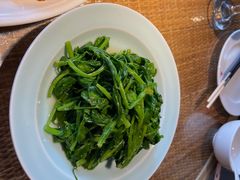 清炒豌豆尖-渝信川菜(长安店)
